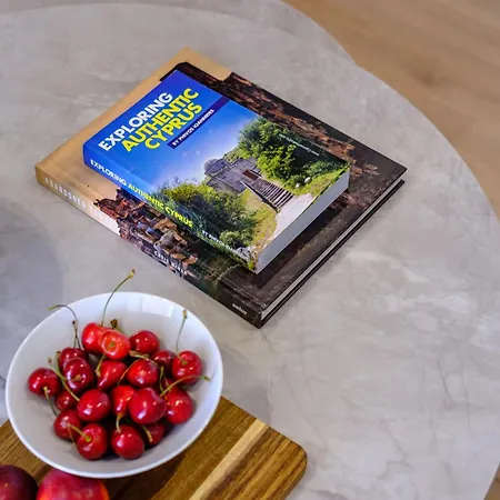 Artemis 206 - Seaside Stories Livadhia